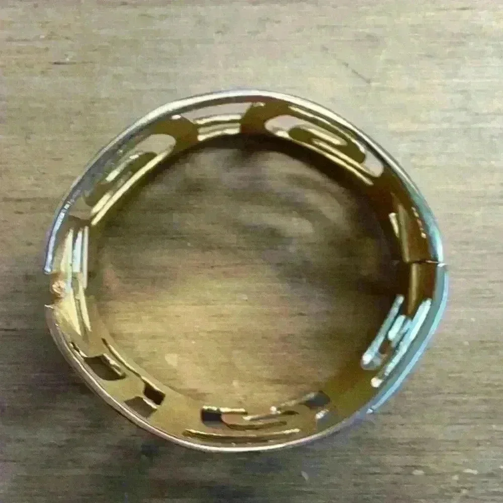N/A statement clamper